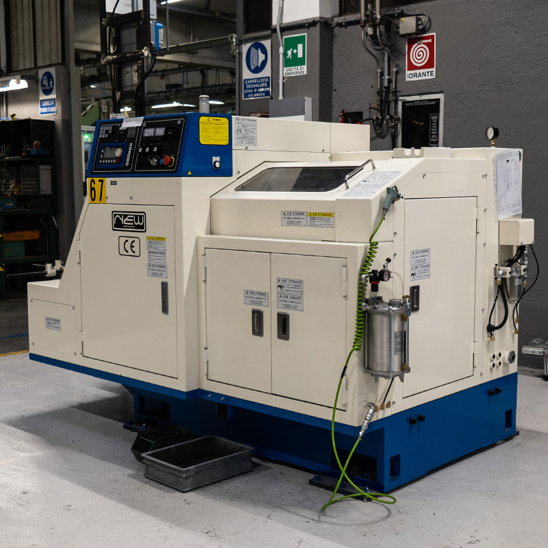 Nuova pressa per microformatura